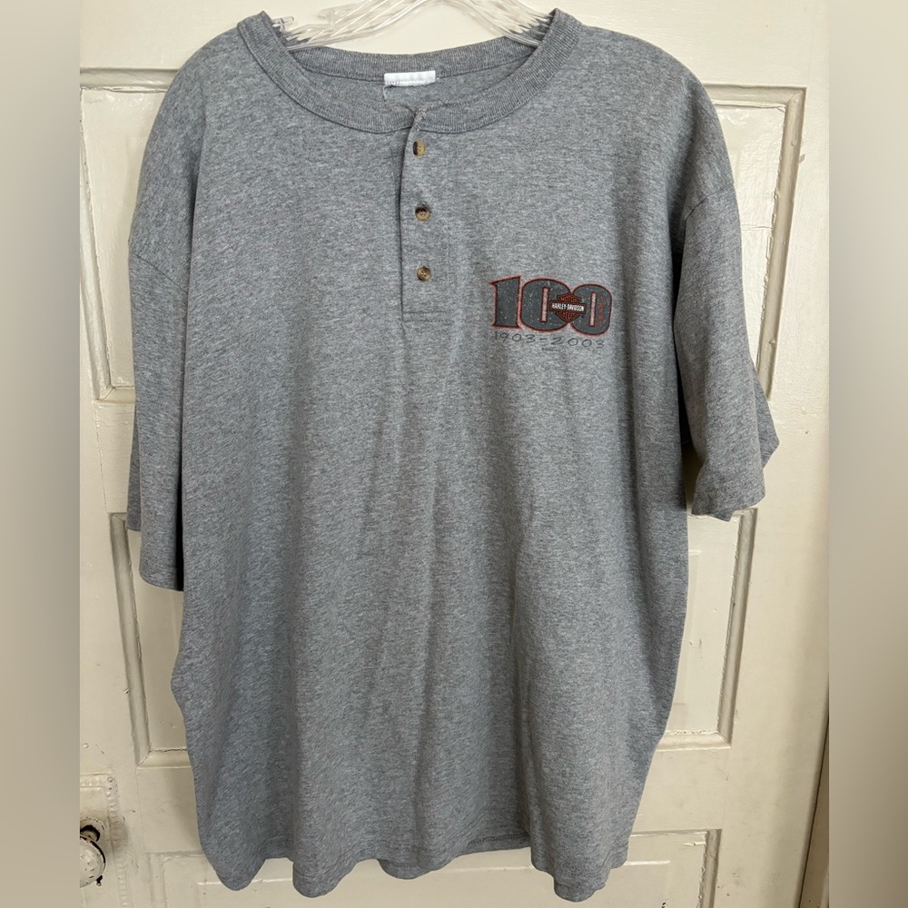 Vintage Harley Davidson mens 2x t-shirt with 3 buttons at neck